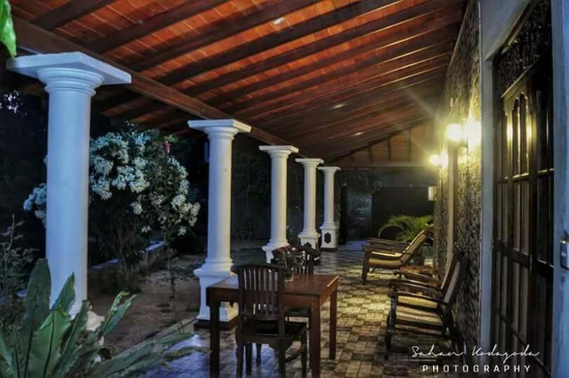 Deutsche Villa Hikkaduwa Exterior foto